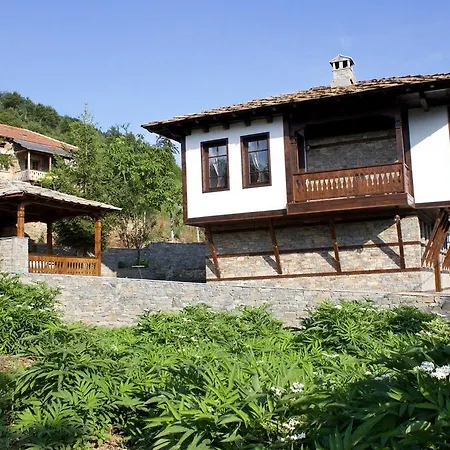 Delchevata Kushta V Leshten