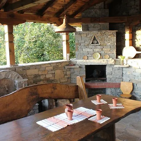 Guest house Delchevata Kushta V Leshten